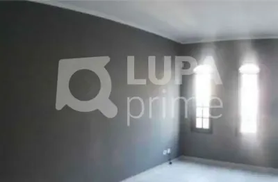 Casa térrea com 3 quartos e4 vagas de garagem a venda na vila gustavo