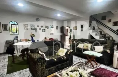 Casa com 3 quartos e 3 vagas de garagem à venda no jardim tremembé