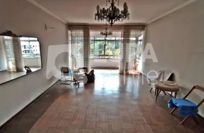 Casa com 2 quartos e 3 vagas de garagem à venda no jardim são bento
