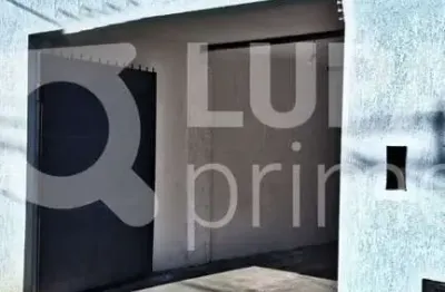 Salão comercial com 140m² para locação no jardim corisco