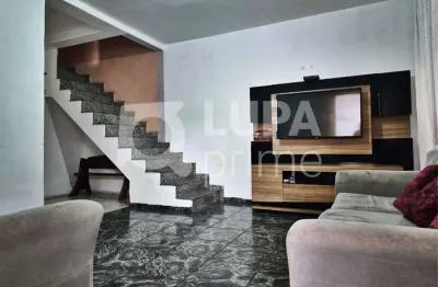 Casa com 3 quartos e 4 vagas de garagem à venda no jardim guança