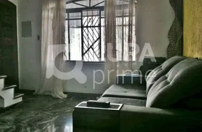 Casa com 3 quartos e 2 vagas de garagem à venda na parada inglesa