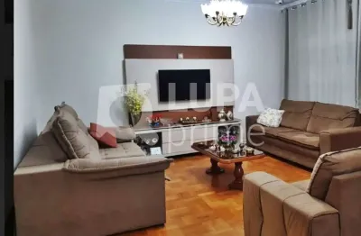 Casa com 3 quartos e 8 vagas de garagem à venda na vila maria