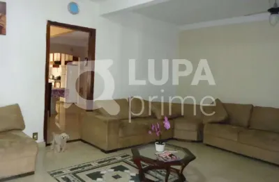 Casa com 4 quartos e 2 vagas de garagem para locação em santana