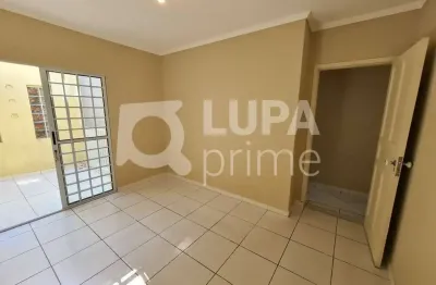 Sobrado  de 65m² com 2 dormitórios e 1 banheiro - Jardim França