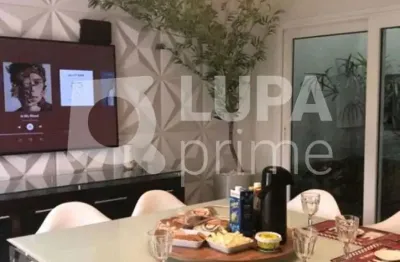 Sobrado espaçoso com 4 dormitórios e 6 banheiros à venda no jardim frança