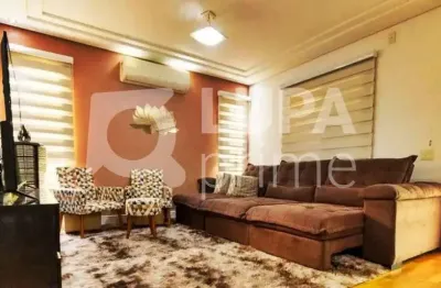 Casa alto padrão com 3 quartos e 3 vagas de garagem à venda no tremembé