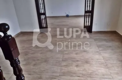 Casa com 3 quartos e 3 vagas de garagem à venda na vila maria alta