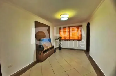 Casa com 6 quartos e 3 vagas de garagem à venda na vila medeiros