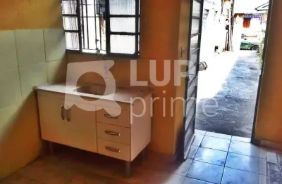 Casa com 2 quartos para locação na vila maria baixa