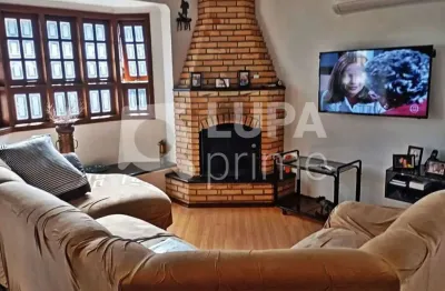 Casa com 4 quartos e 4 vagas de garagem à venda na vila maria alta