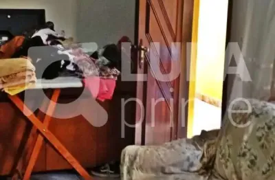 Casa com 3 quartos e 2 vagas de garagem à venda no parque edu chaves
