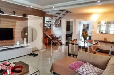 Casa com 3 quartos e 4 vagas de garagem à venda na vila gustavo