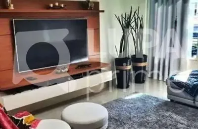 Casa com 3 quartos e 3 vagas de garagem à venda na água fria