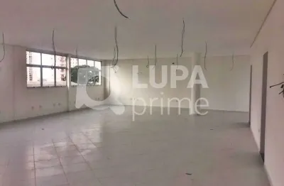Prédio comercial com 2.150m² de área construída à venda em guarulhos