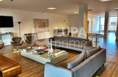 Prédio comercial com 3.883m² de área construída à venda na luz