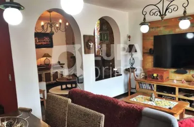 Casa com 5 quartos e 3 vagas de garagem á venda no carrão