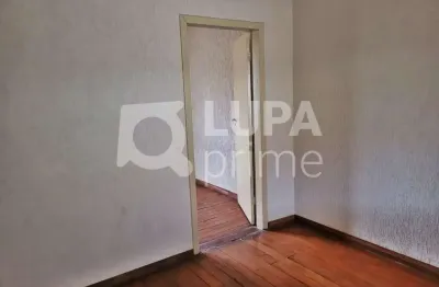 Casa com 2 quartos para alugar na Rua Magarinos Torres, 932, Vila Maria Baixa, São Paulo