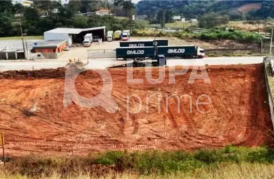 Galpão comercial com 3.356m² à venda em itapecerica da serra