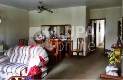 Casa com 4 quartos e 10 vagas de garagem à venda no tremembé