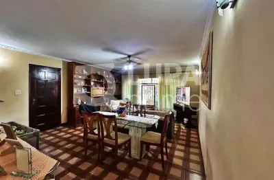 Casa com 4 quartos e 2 vagas de garagem à venda no parque novo mundo