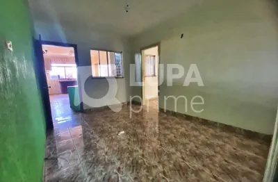 Casa com 3 quartos para alugar na Rua Soldado Paulo Emídio Pereira, 343, Vila Maria, São Paulo