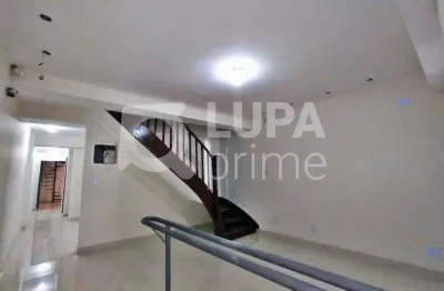 Prédio comercial com 248m² de área construída para locação na mooca