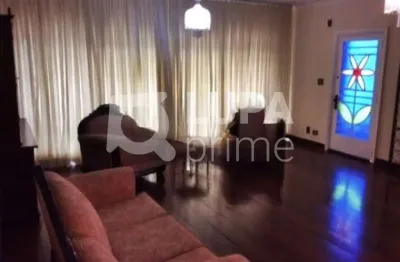 Casa com 4 quartos e 3 vagas de garagem à venda em santana