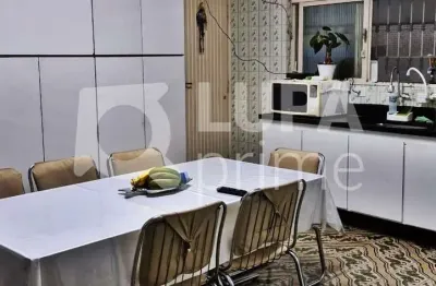 Casa com 2 quartos e 2 vagas de garagem à venda na vila maria alta