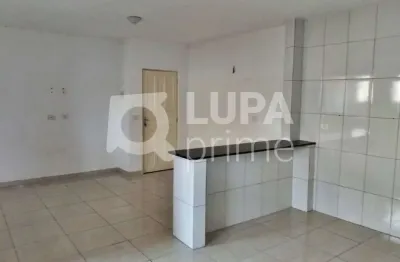 Casa com 2 quartos e 1 vaga de garagem para locação na vila medeiros