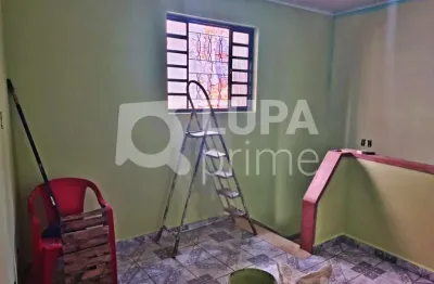 Casa com 2 quartos para alugar na Avenida Doutor Benedito Estevam dos Santos, 1531, Vila Maria Alta, São Paulo