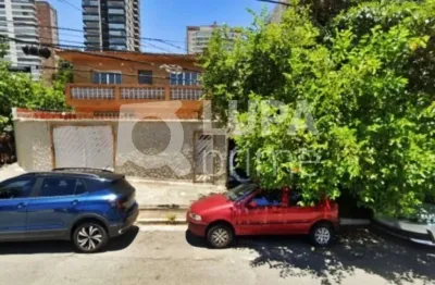 Casa com 4 quartos e 8 vagas de garagem para locação na água branca
