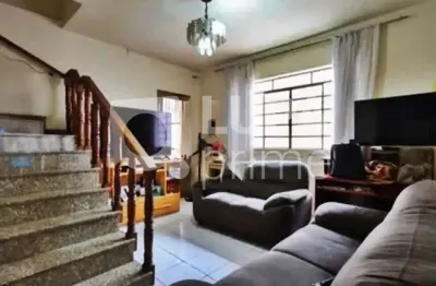 Casa com 3 quartos e 1 vaga de garagem à venda na cachoeirinha