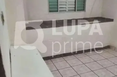 Casa com 1 quarto e 1 vaga de garagem para locação na vila medeiros
