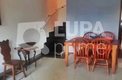 Casa com 3 quartos e 2 vagas de garagem à venda na parada inglesa