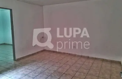 Casa com 2 quartos para alugar na Rua Yokoama, 345, Vila Maria, São Paulo