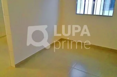 Casa com 2 quartos e 1 vaga de garagem para locação na vila maria