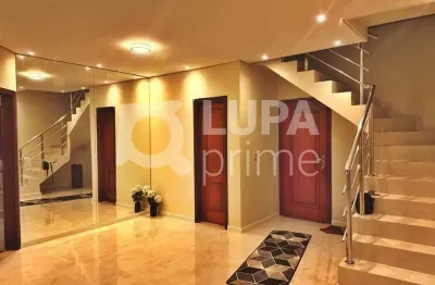 Casa com 4 quartos e 6 vagas de garagem para locação no jardim guapira