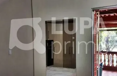 Casa com 2 quartos e 2 vagas de garagem à venda no jardim são paulo