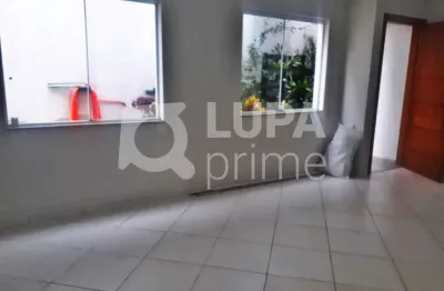 Casa com 2 quartos e 2 vagas de garagem para locação na vila medeiros