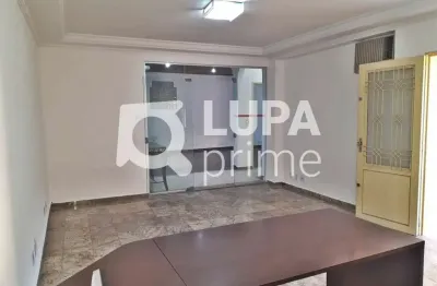 Casa comercial com 3 salas para alugar na Rua Amambaí, 1450, Vila Maria Baixa, São Paulo