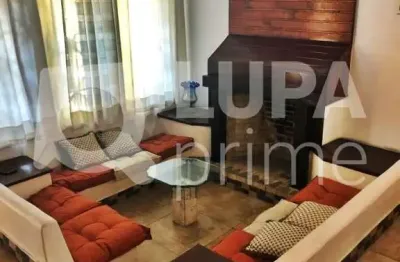 Casa com 3 quartos e 4 vagas de garagem à venda no jardim guança