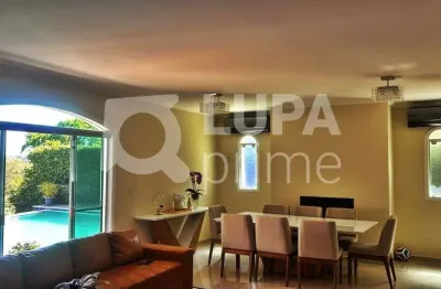 Casa em condomínio fechado com 4 quartos à venda na Alameda das Gaivotas, 30, Alpes da Cantareira, Mairiporã