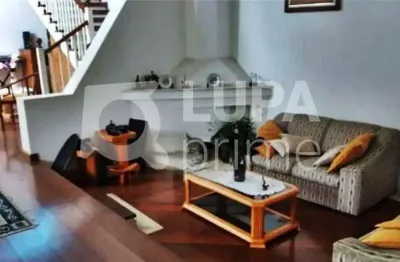 Casa com 4 quartos e 10 vagas de garagem à venda no horto florestal