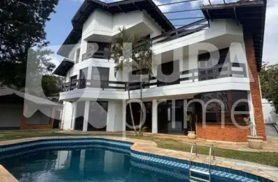 Casa com 3 quartos e 6 vagas de garagem para locação na serra da cantareira