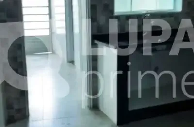 Casa com 2 quartos e 2 vagas de garagem para locação na vila maria alta