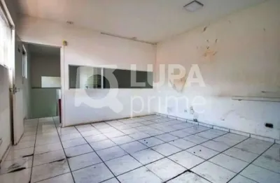 Prédio comercial com 230m² de área construída para locação na vila formosa