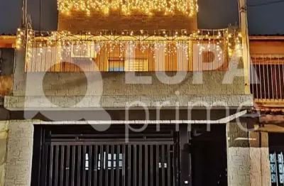 Casa com 2 quartos e 1 vaga de garagem à venda na vila constança