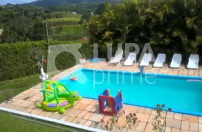 Chacara com piscina e 2.300m² a venda em santa isabel