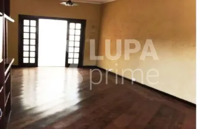 Casa térrea com 3 quartos e 3 vagas de garagem para venda ao lado metrô tucuruvi, são paulo